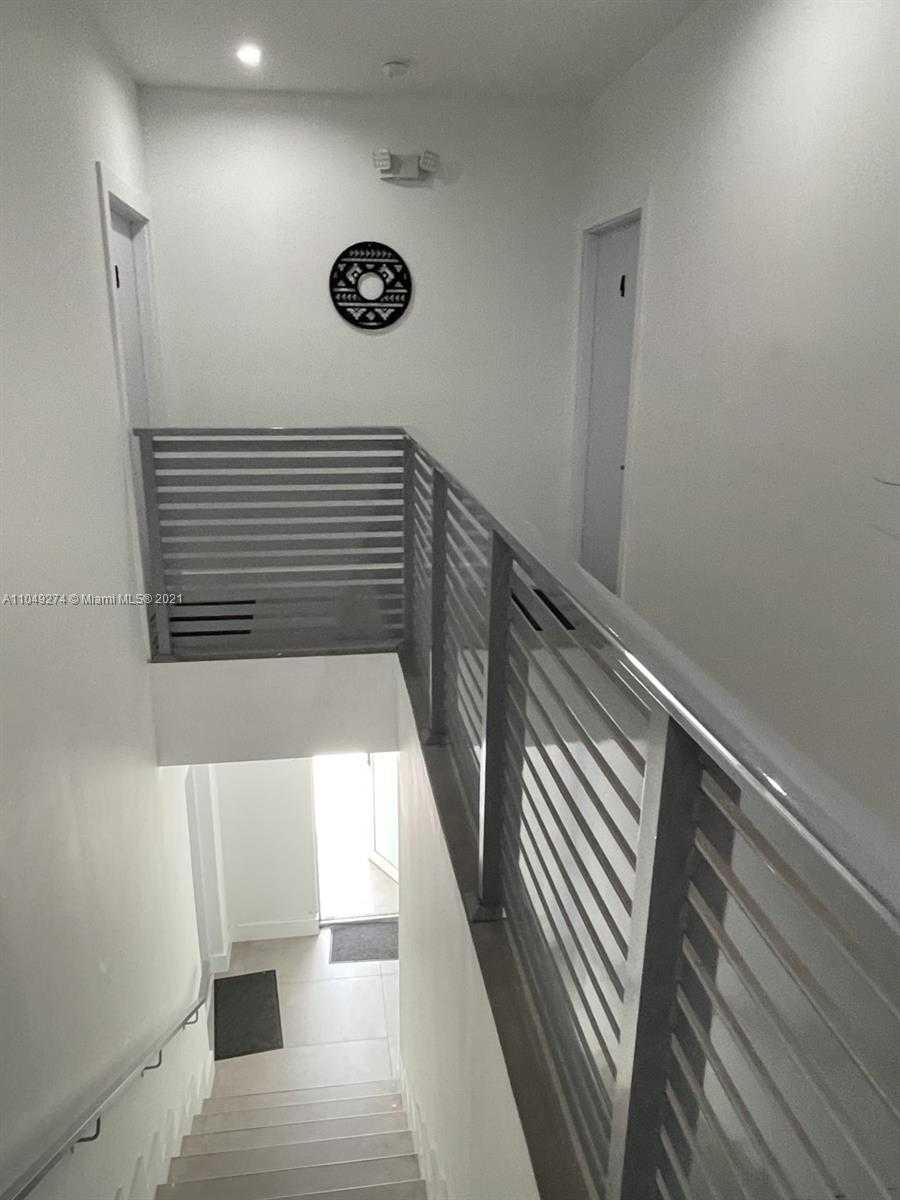 Small Image of 151 NORTH WEST 33RD ST, Miami Number 17