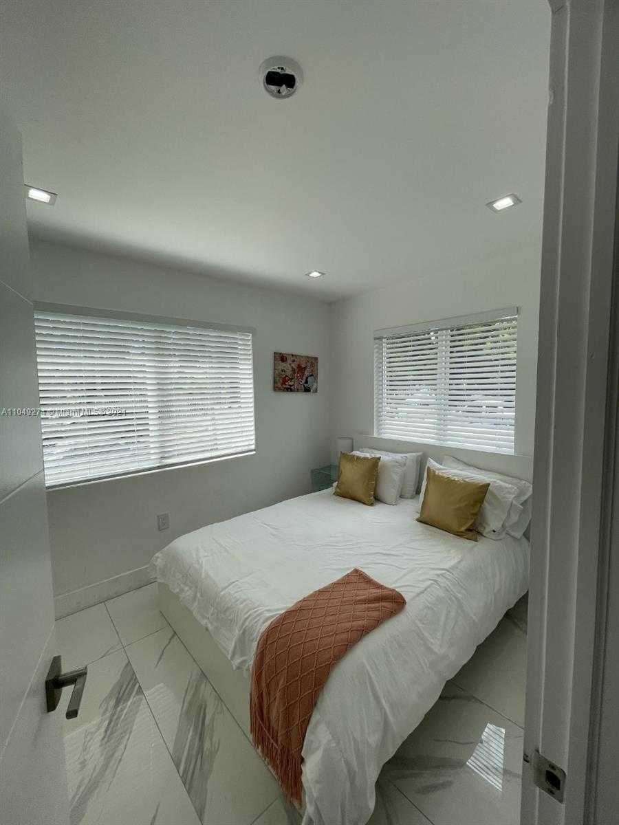 Small Image of 151 NORTH WEST 33RD ST, Miami Number 23