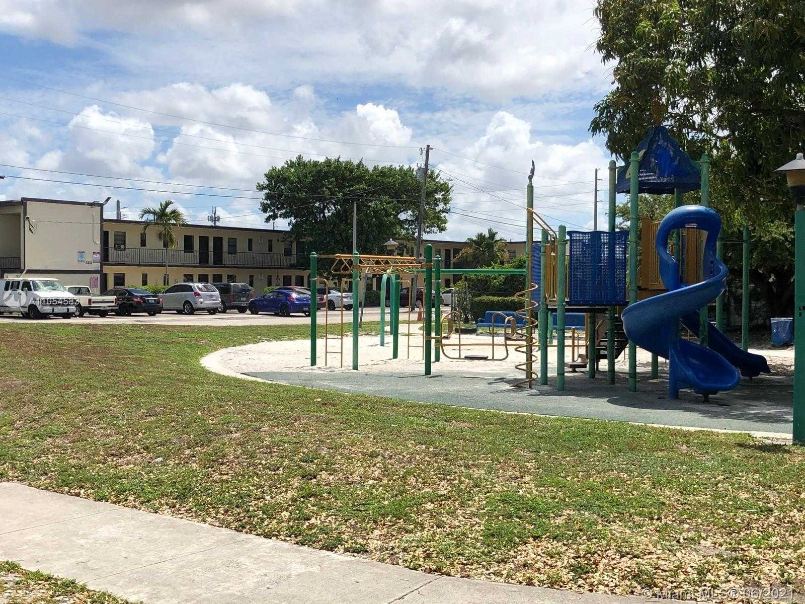 Small Image of 3330 NORTH WEST 48TH TER #30, Miami Number 10