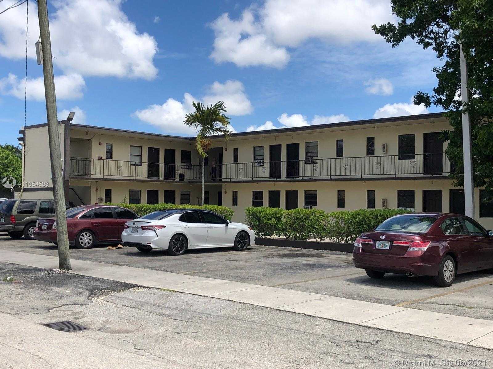 Small Image of 3330 NORTH WEST 48TH TER #30, Miami Number 5