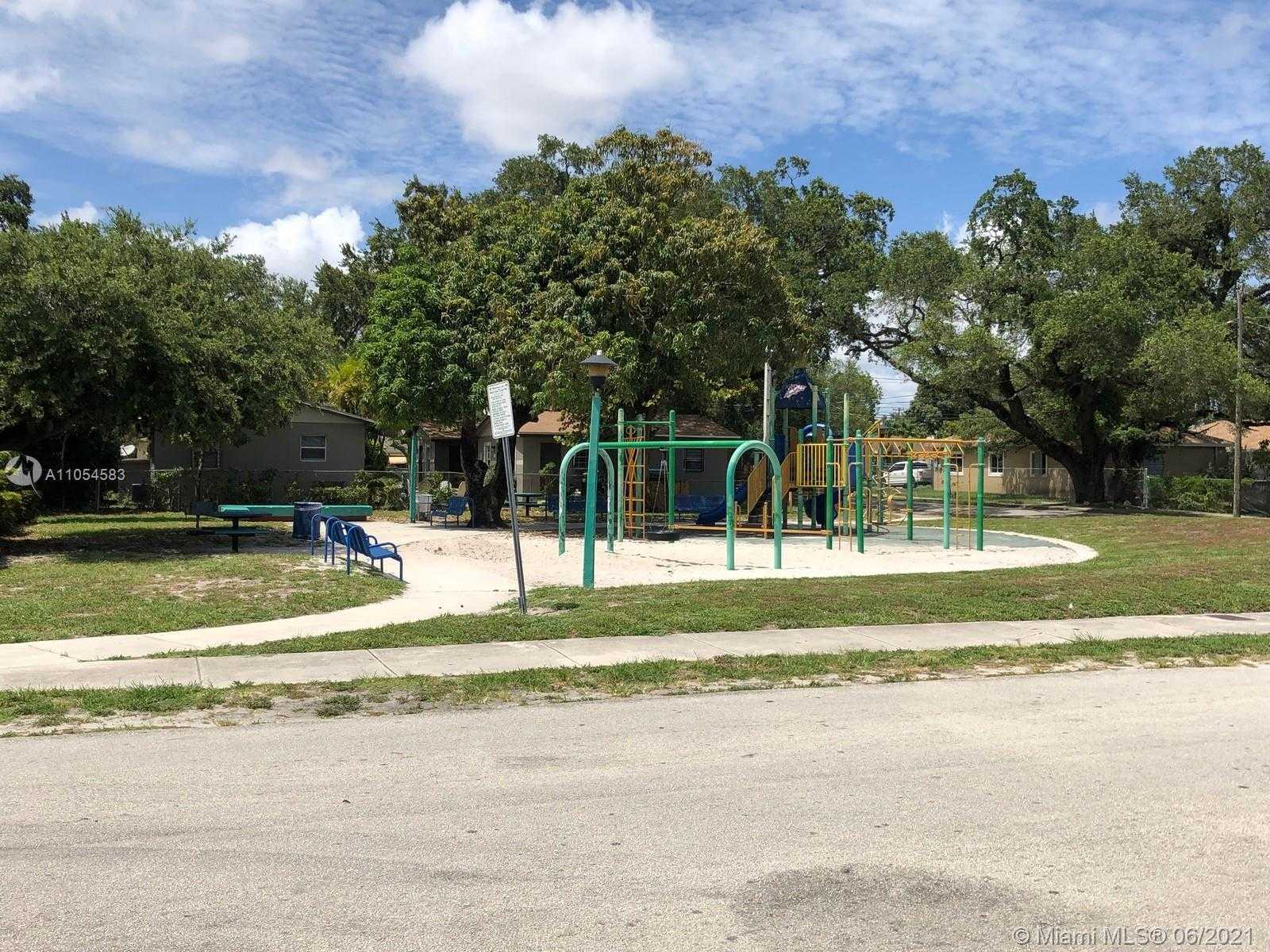 Small Image of 3330 NORTH WEST 48TH TER #30, Miami Number 9