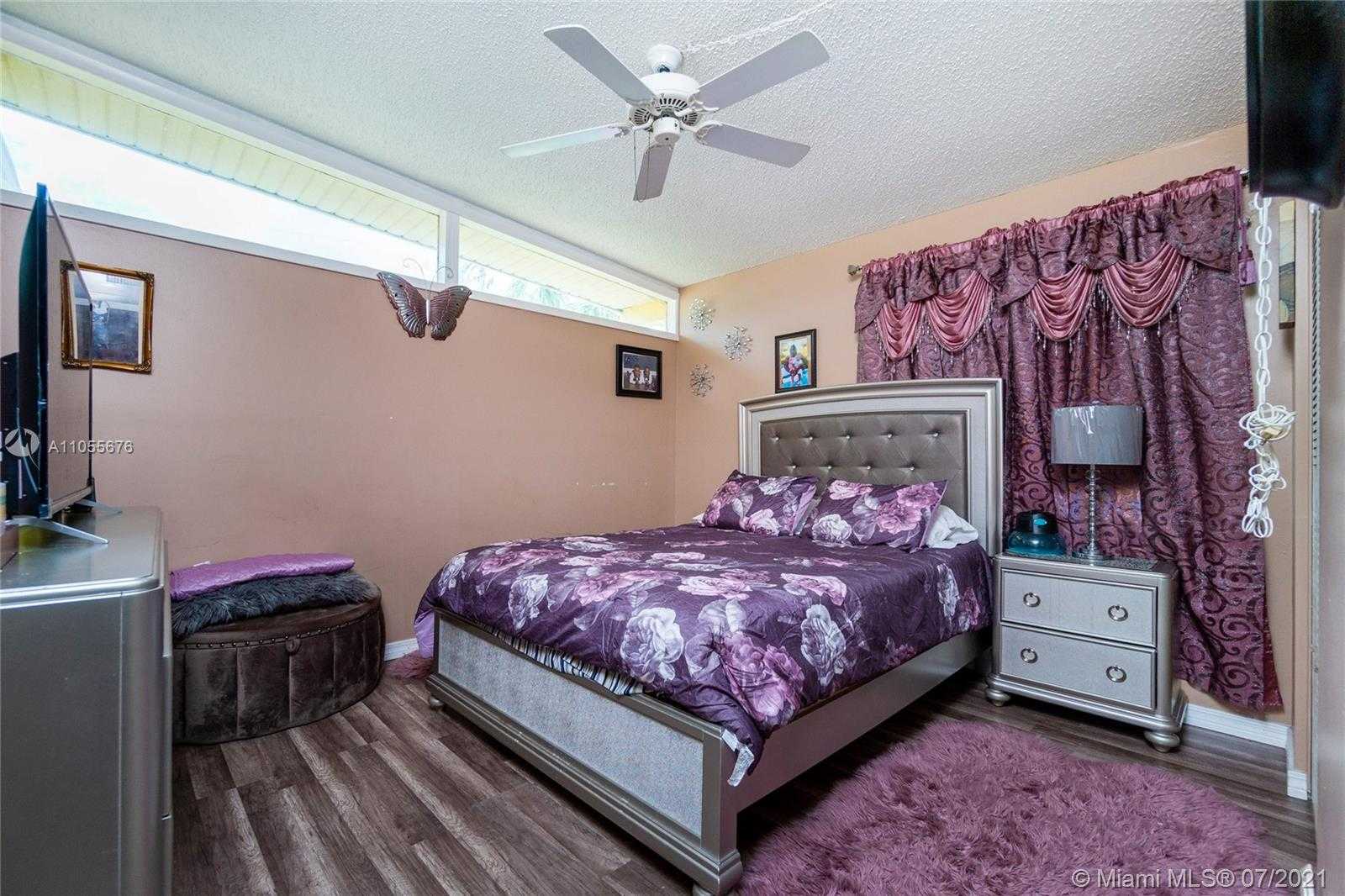 Small Image of 6260 LANDOVER, Port Charlotte Number 10
