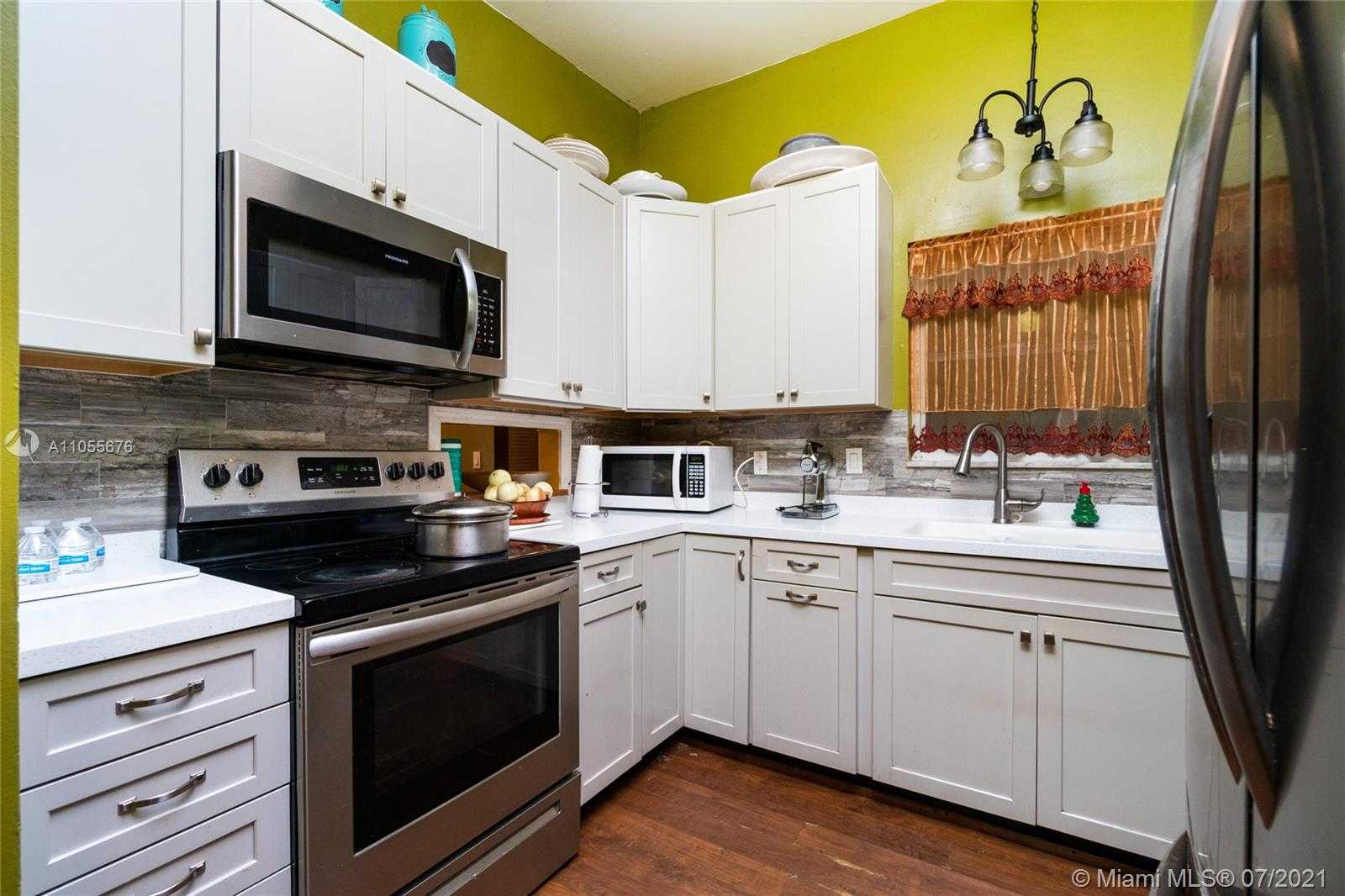 Small Image of 6260 LANDOVER, Port Charlotte Number 17