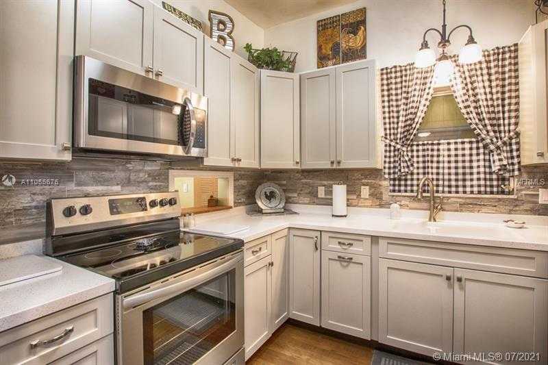 Small Image of 6260 LANDOVER, Port Charlotte Number 3