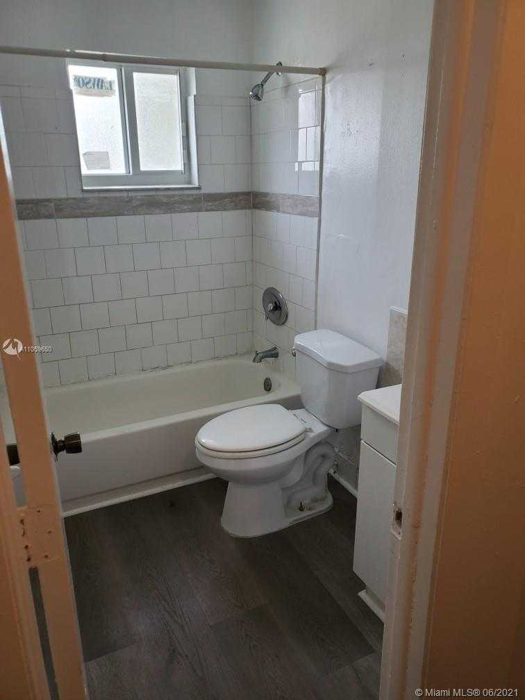 Small Image of 2500 FRANKLIN DR, Fort Lauderdale Number 5
