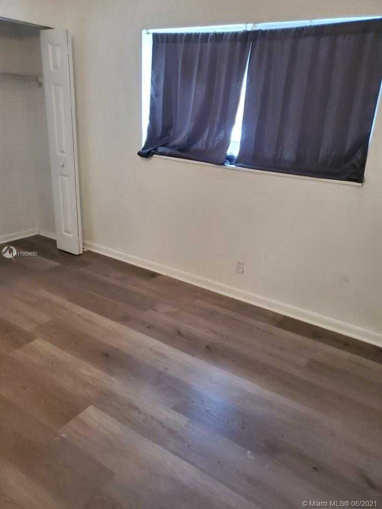 Small Image of 2500 FRANKLIN DR, Fort Lauderdale Number 6