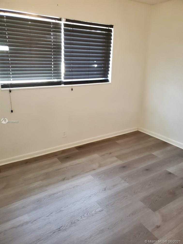 Small Image of 2500 FRANKLIN DR, Fort Lauderdale Number 8