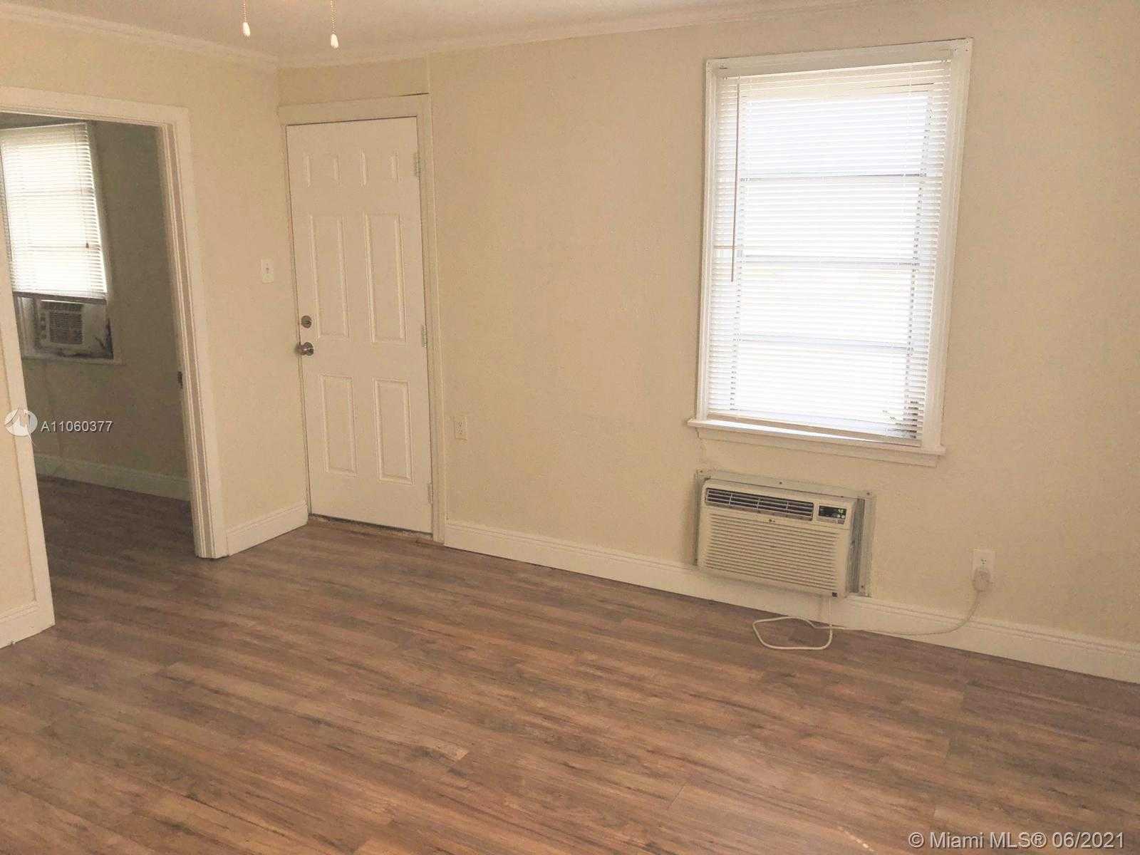 Small Image of 611 NORTH BROADWAY, Lantana Number 12