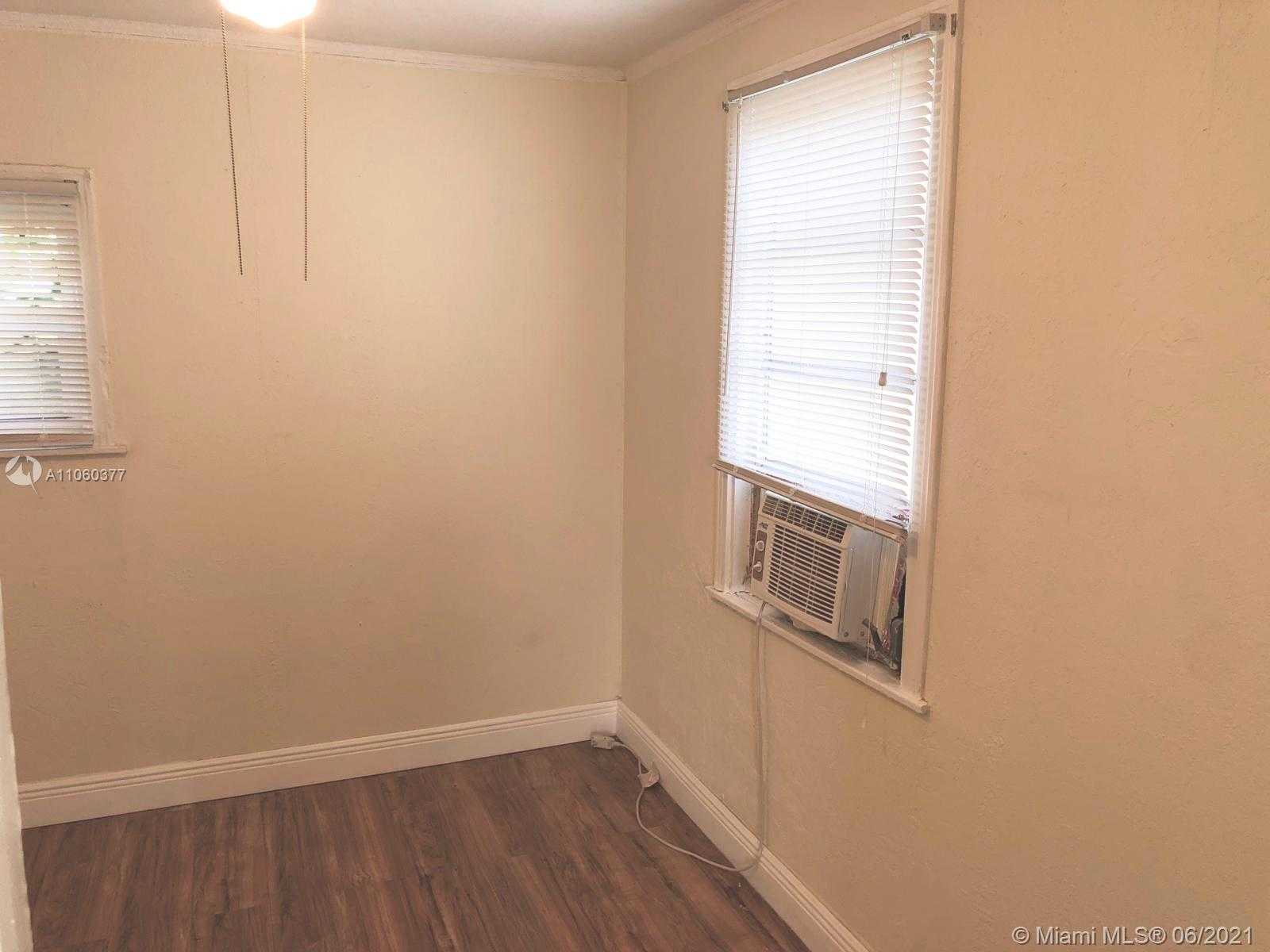 Small Image of 611 NORTH BROADWAY, Lantana Number 13