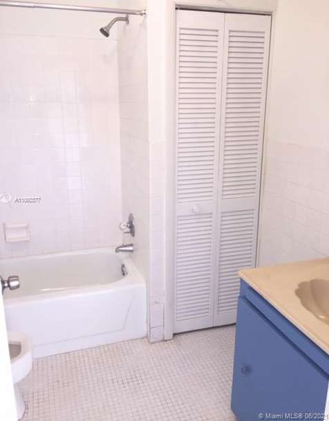 Small Image of 611 NORTH BROADWAY, Lantana Number 19