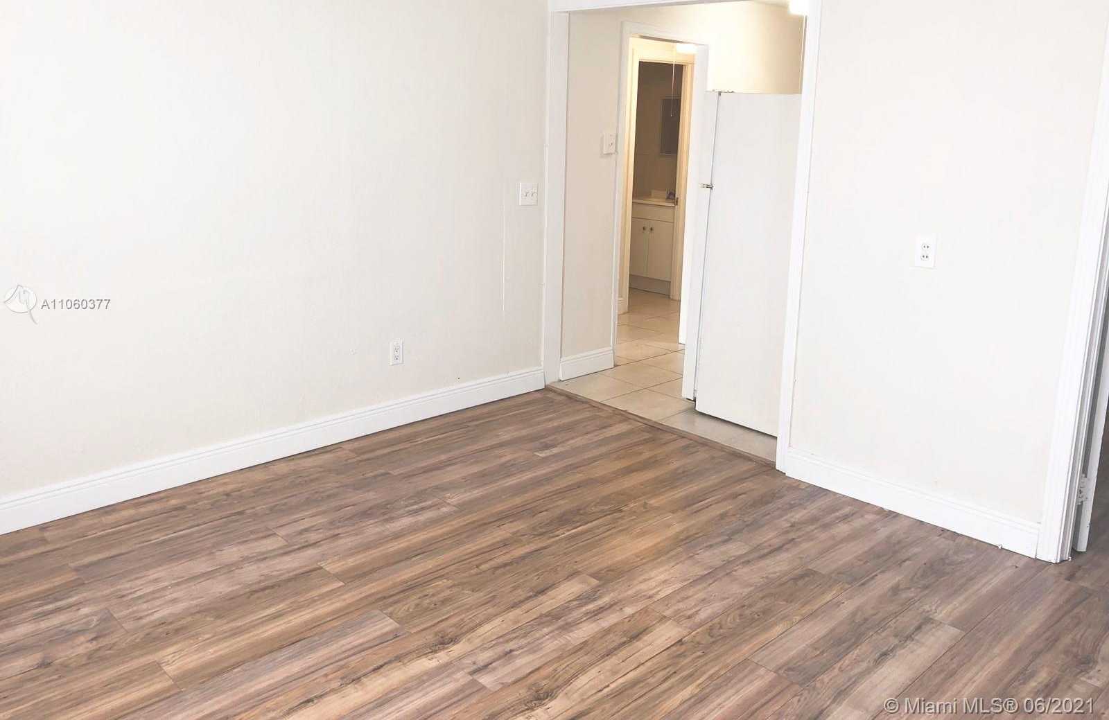 Small Image of 611 NORTH BROADWAY, Lantana Number 6