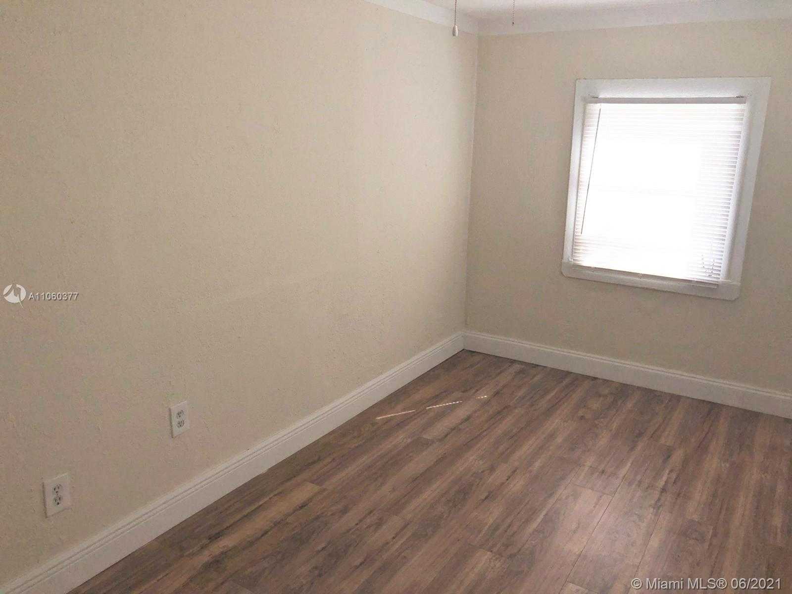 Small Image of 611 NORTH BROADWAY, Lantana Number 7