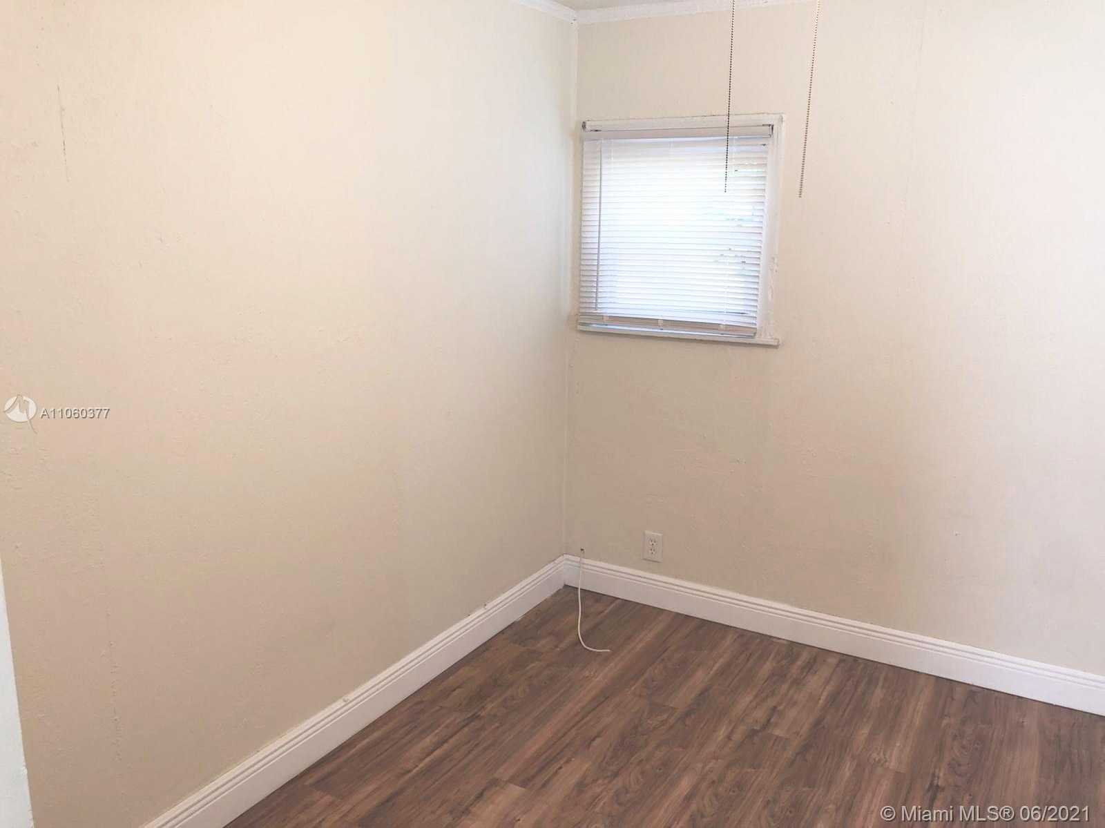 Small Image of 611 NORTH BROADWAY, Lantana Number 8