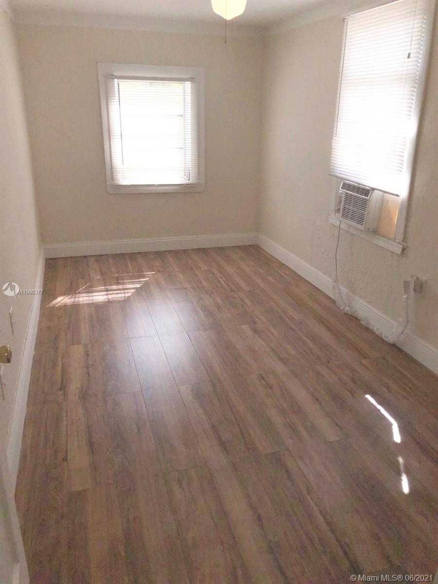 Small Image of 611 NORTH BROADWAY, Lantana Number 9