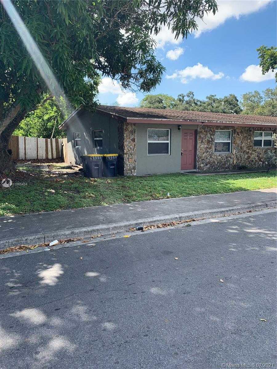 Small Image of 146 NORTH WEST 8TH AVE, Dania Beach Number 2