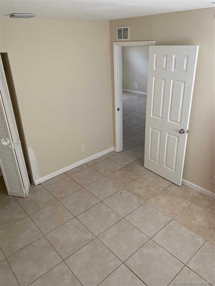 Small Image of 146 NORTH WEST 8TH AVE, Dania Beach Number 5
