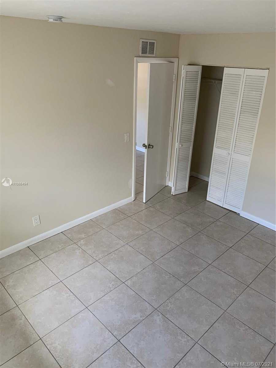 Small Image of 146 NORTH WEST 8TH AVE, Dania Beach Number 6