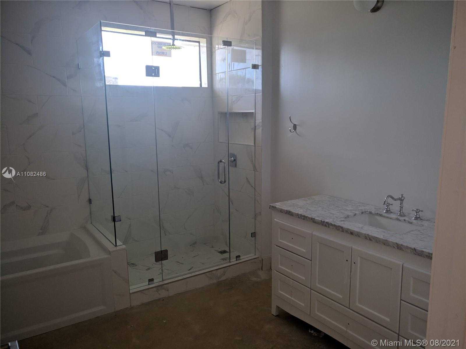 Small Image of 12194 SOUTH WEST 213TH ST, Miami Number 4