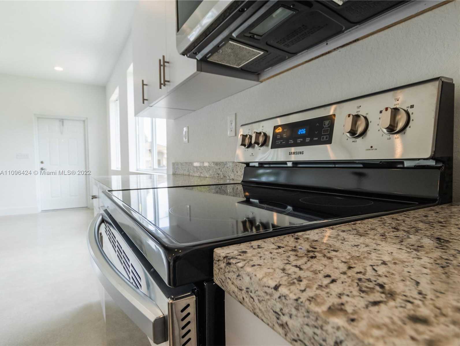 Small Image of 899 SOUTH WEST 10TH ST, Pompano Beach Number 14