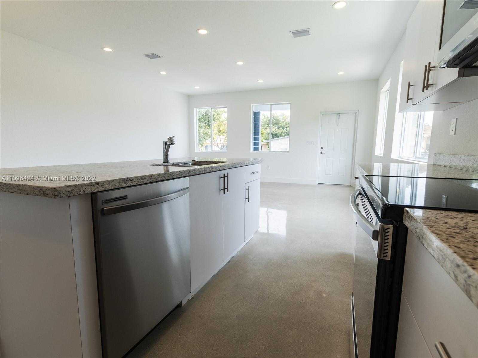Small Image of 899 SOUTH WEST 10TH ST, Pompano Beach Number 16