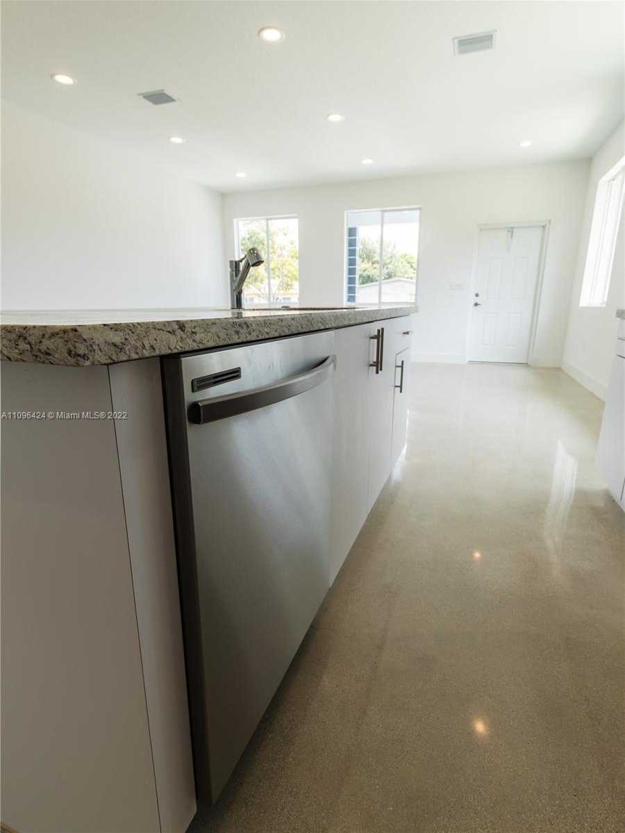 Small Image of 899 SOUTH WEST 10TH ST, Pompano Beach Number 2