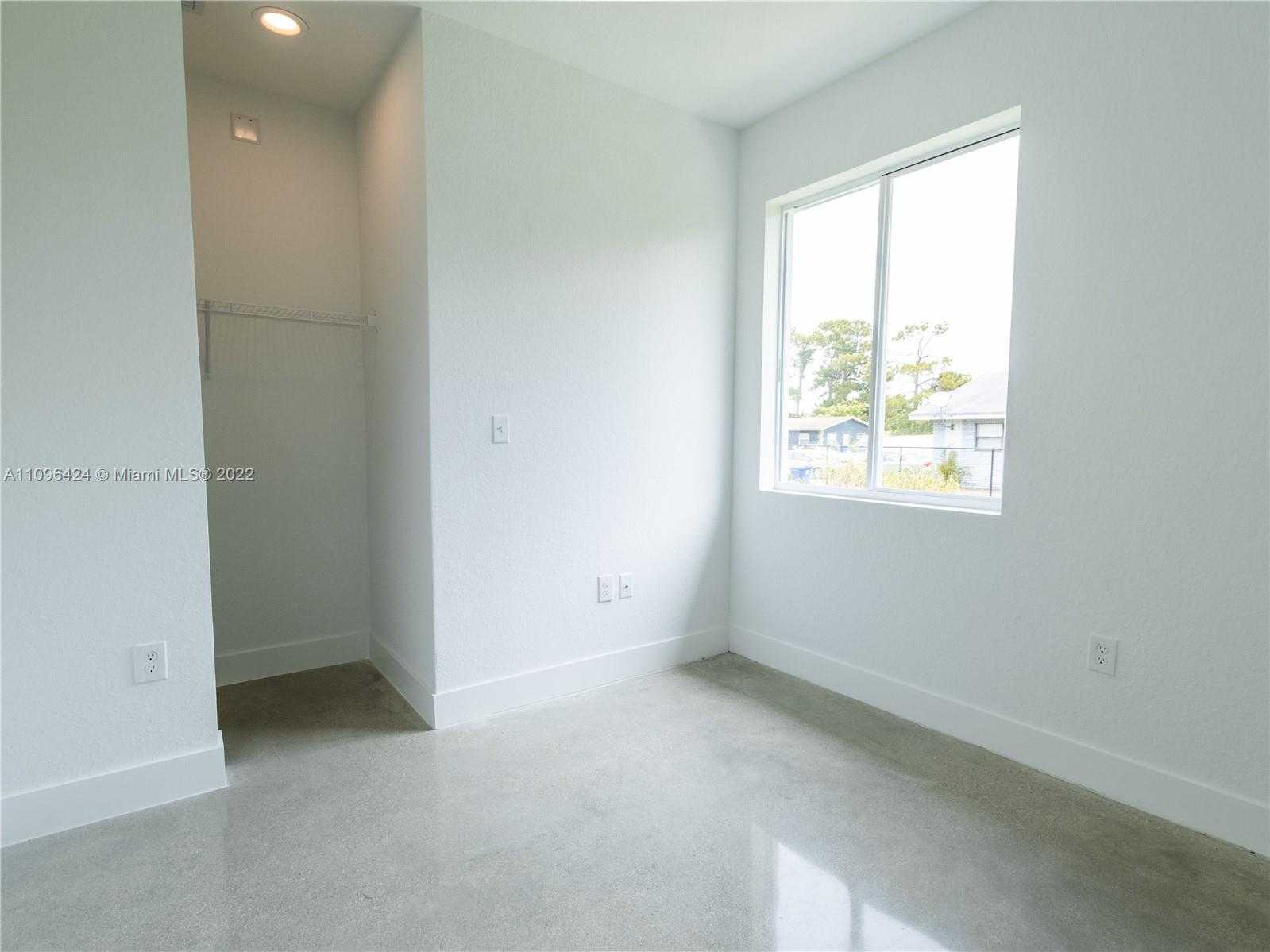 Small Image of 899 SOUTH WEST 10TH ST, Pompano Beach Number 30