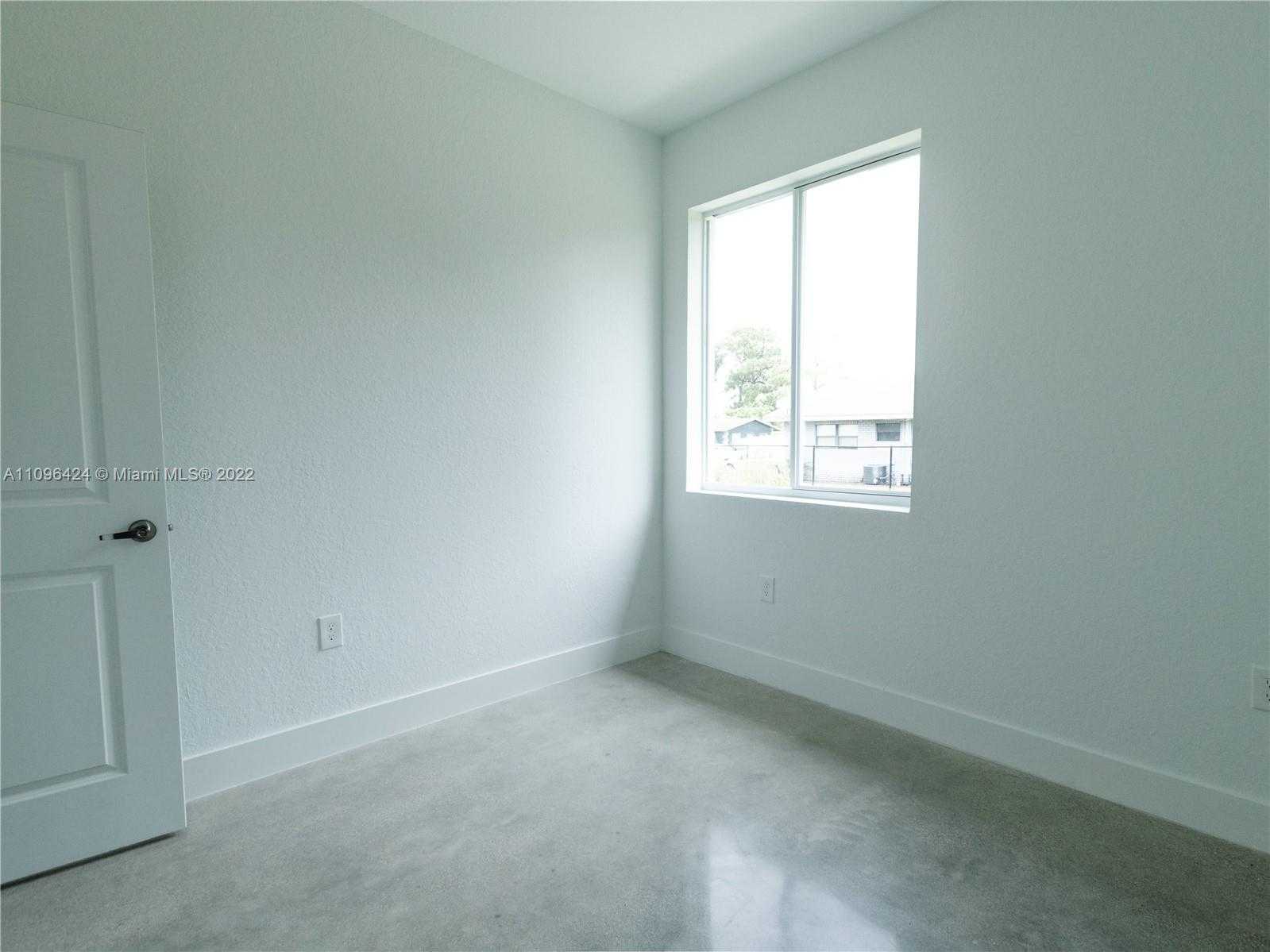 Small Image of 899 SOUTH WEST 10TH ST, Pompano Beach Number 5