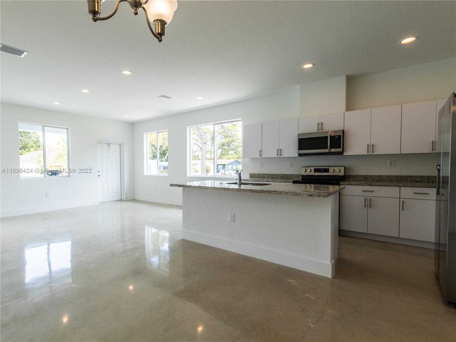 Small Image of 899 SOUTH WEST 10TH ST, Pompano Beach Number 7