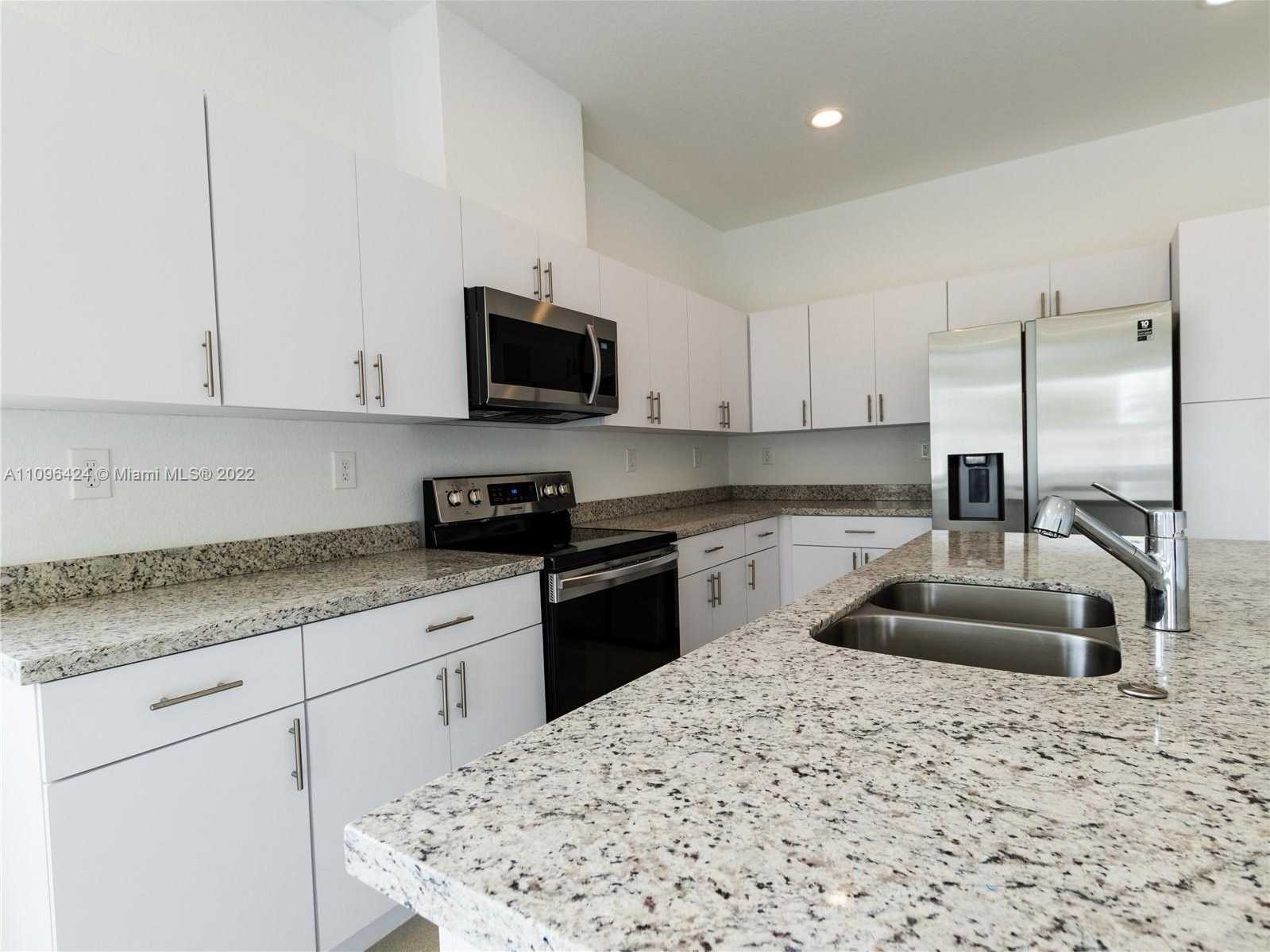 Small Image of 899 SOUTH WEST 10TH ST, Pompano Beach Number 8