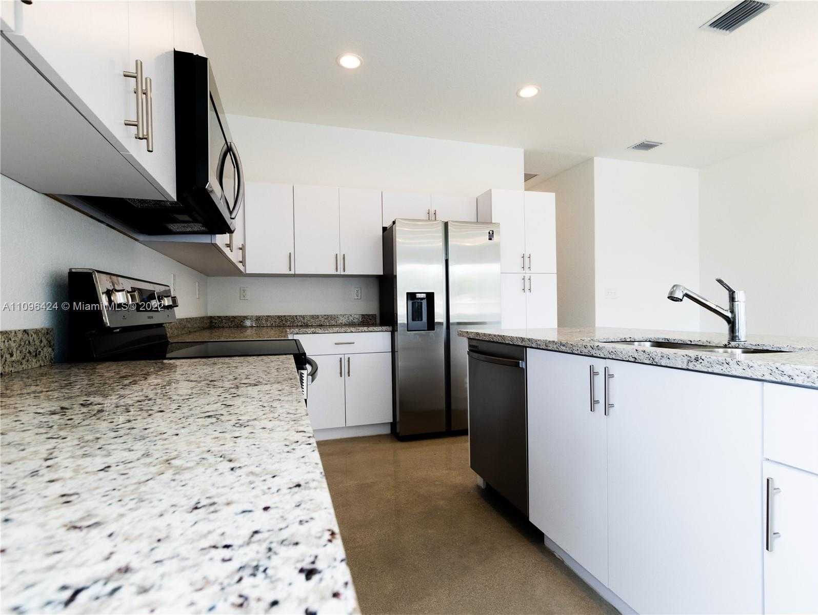 Small Image of 899 SOUTH WEST 10TH ST, Pompano Beach Number 9