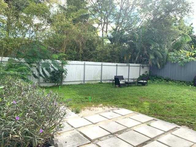 Small Image of 82 NORTH WEST 27TH ST #4, Miami Number 12