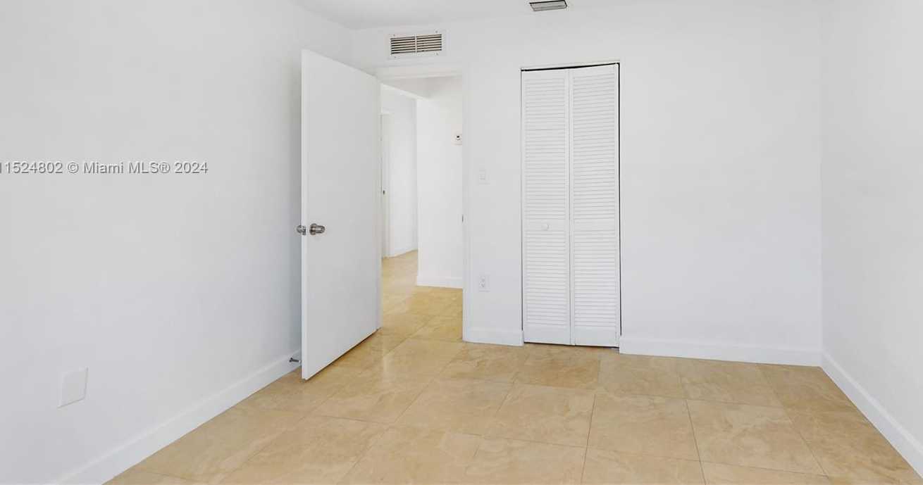 Small Image of 2915 SOUTH WEST 24 TE #2, Miami Number 40