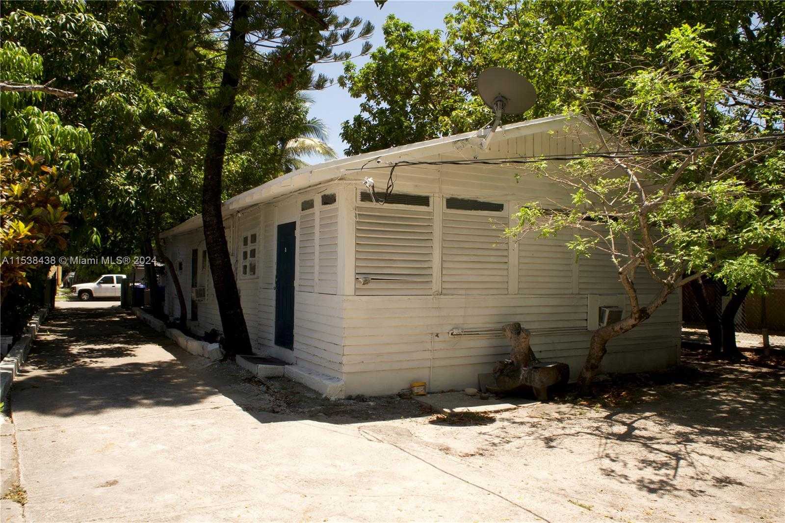 Small Image of 1021 NORTH WEST 4TH ST, Miami Number 3