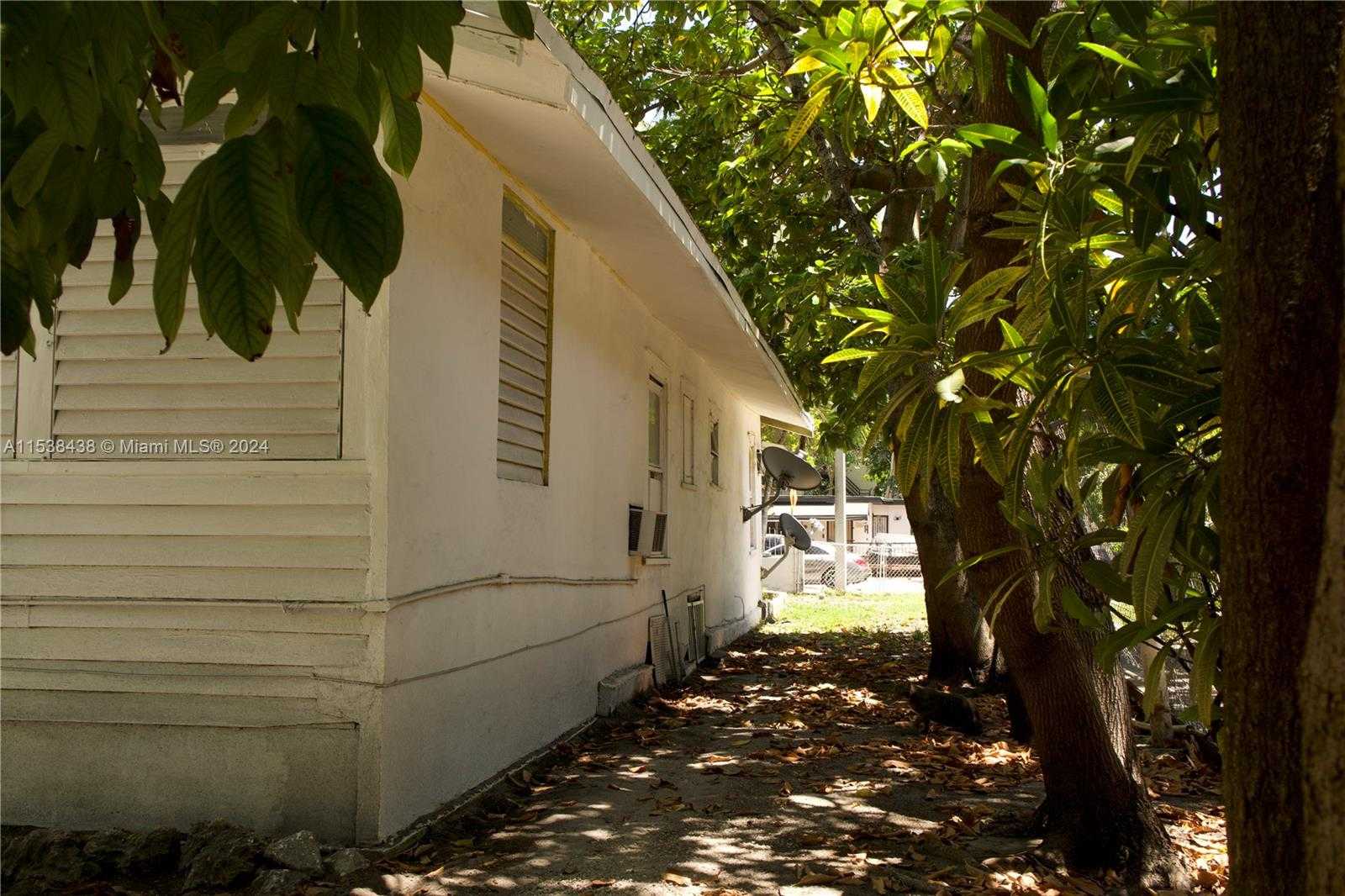 Small Image of 1021 NORTH WEST 4TH ST, Miami Number 6