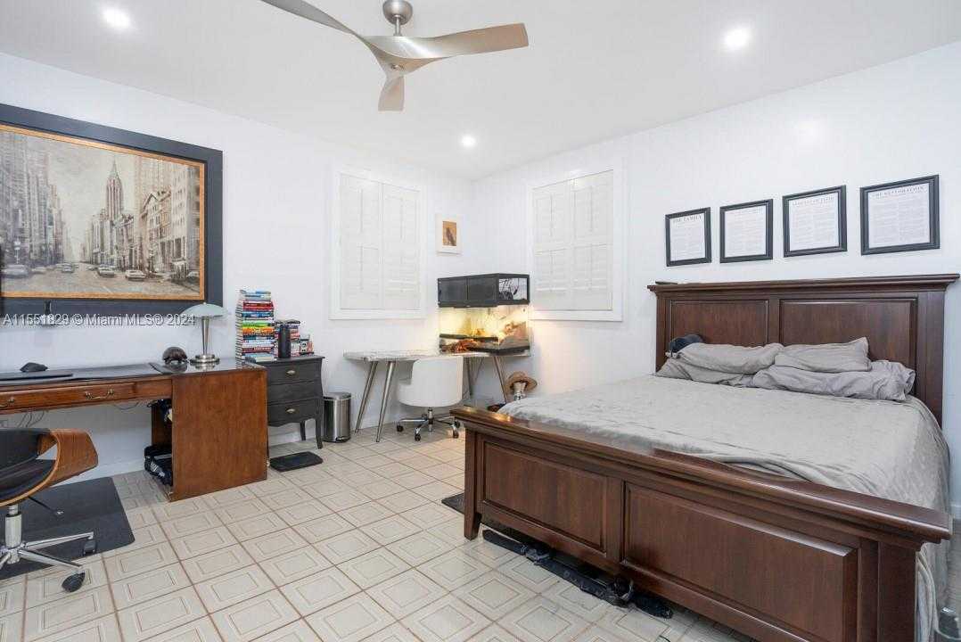 Small Image of 312 SOUTH WEST 32ND AVE, Miami Number 13
