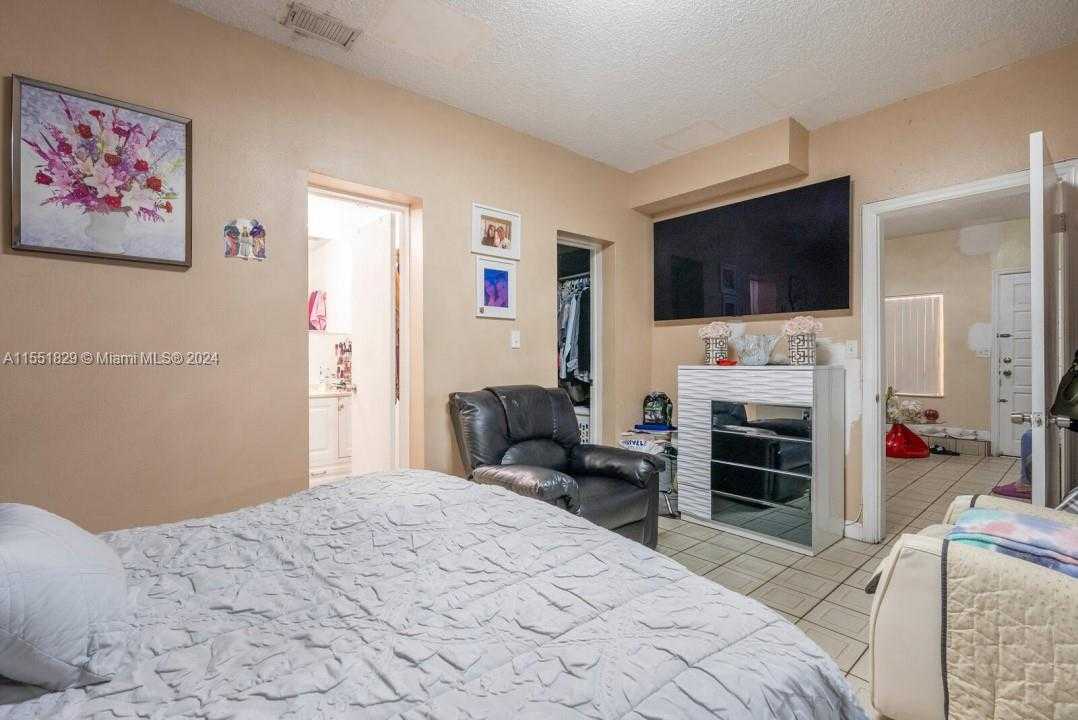 Small Image of 312 SOUTH WEST 32ND AVE, Miami Number 19