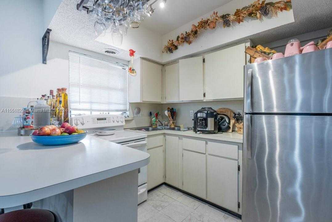 Small Image of 312 SOUTH WEST 32ND AVE, Miami Number 28