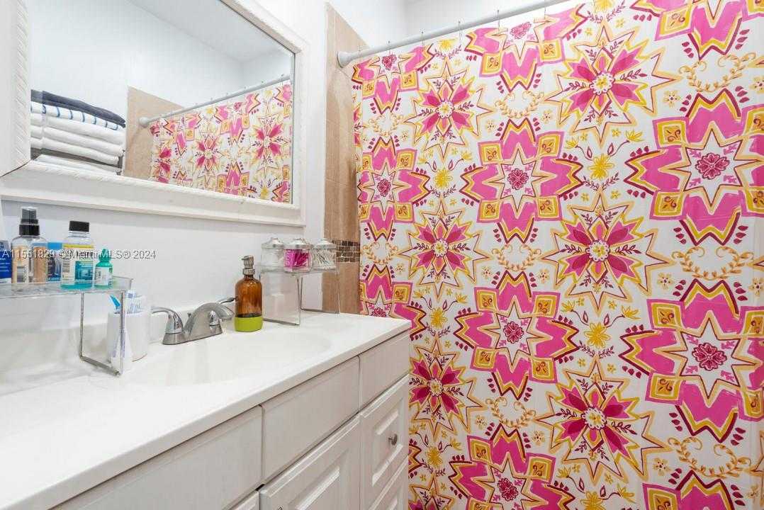 Small Image of 312 SOUTH WEST 32ND AVE, Miami Number 29