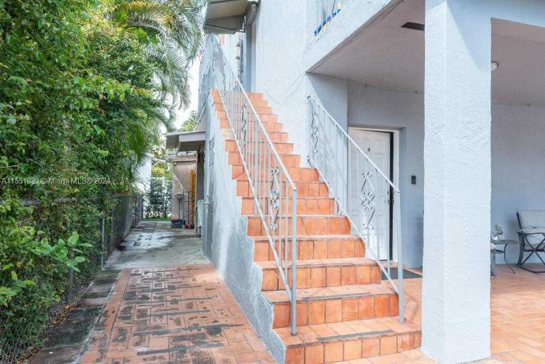 Small Image of 312 SOUTH WEST 32ND AVE, Miami Number 32