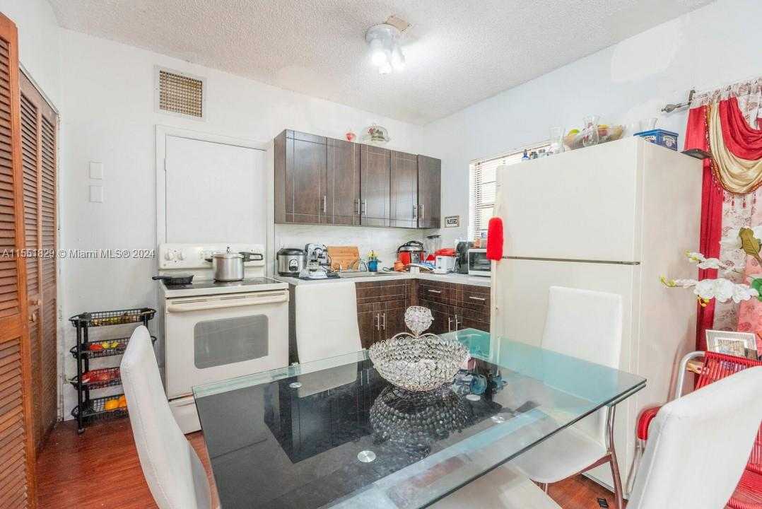 Small Image of 312 SOUTH WEST 32ND AVE, Miami Number 39