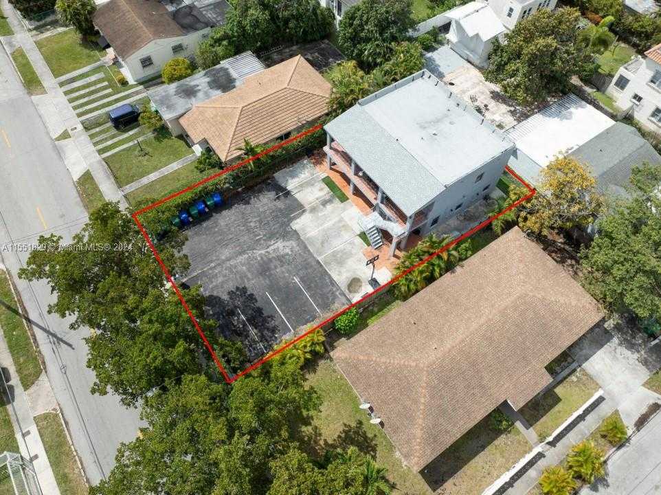 Small Image of 312 SOUTH WEST 32ND AVE, Miami Number 4