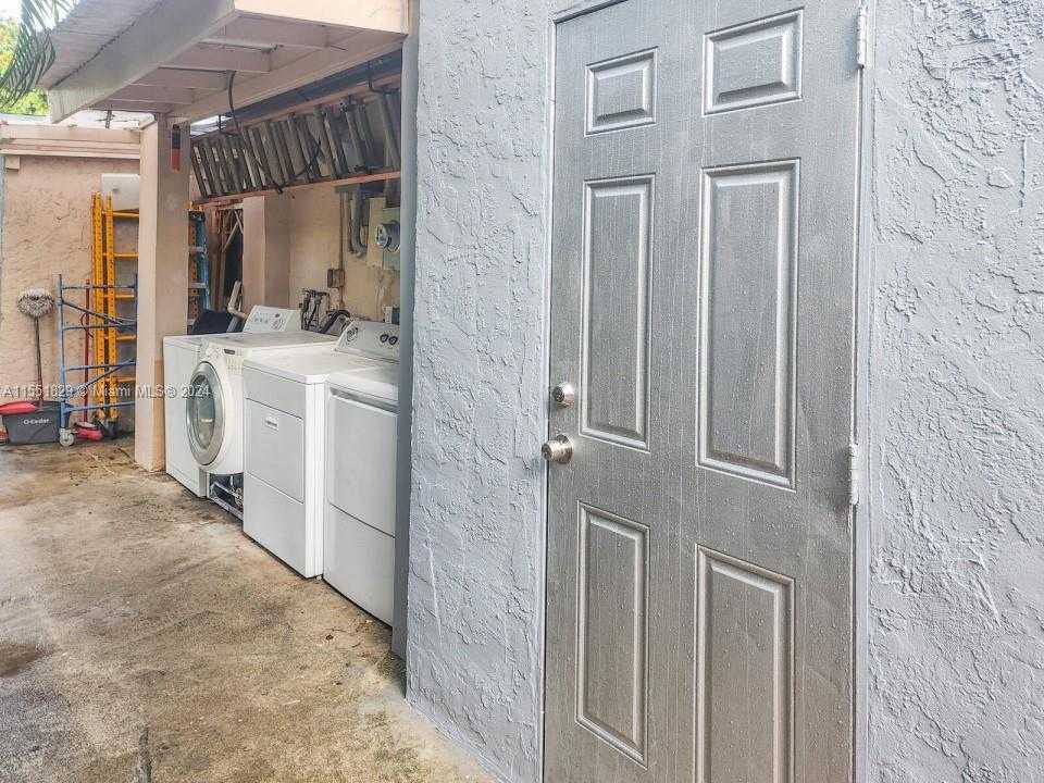 Small Image of 312 SOUTH WEST 32ND AVE, Miami Number 44