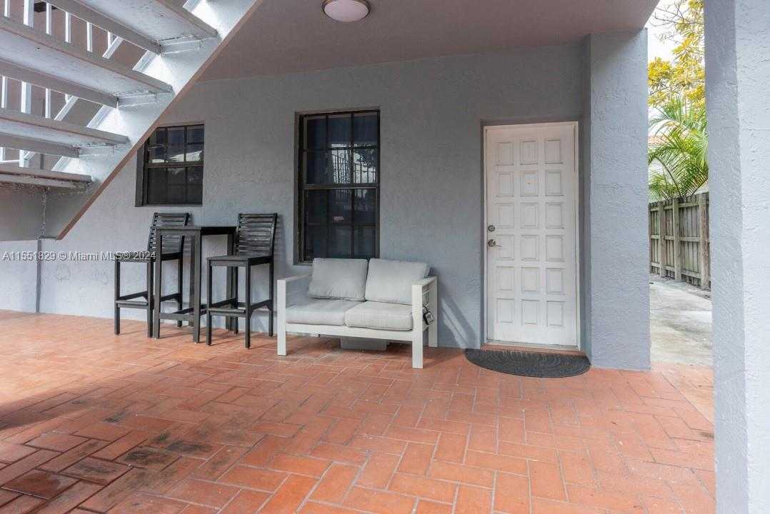 Small Image of 312 SOUTH WEST 32ND AVE, Miami Number 9