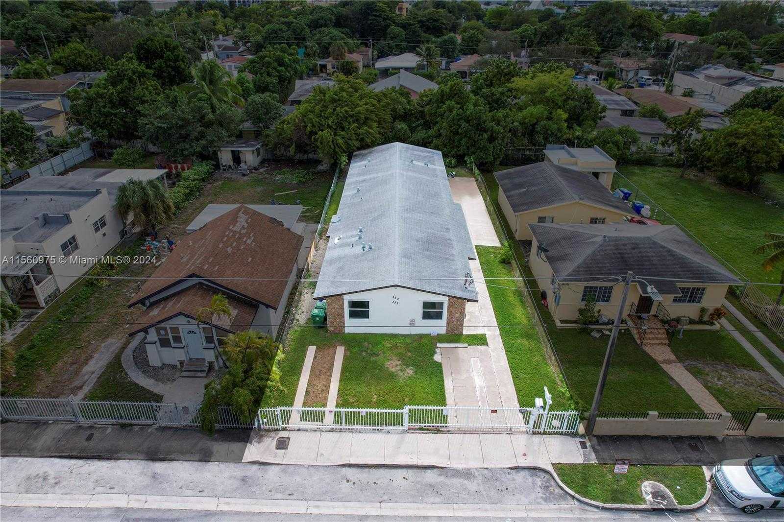 Small Image of 350 NORTH WEST 33RD ST #2, Miami Number 10