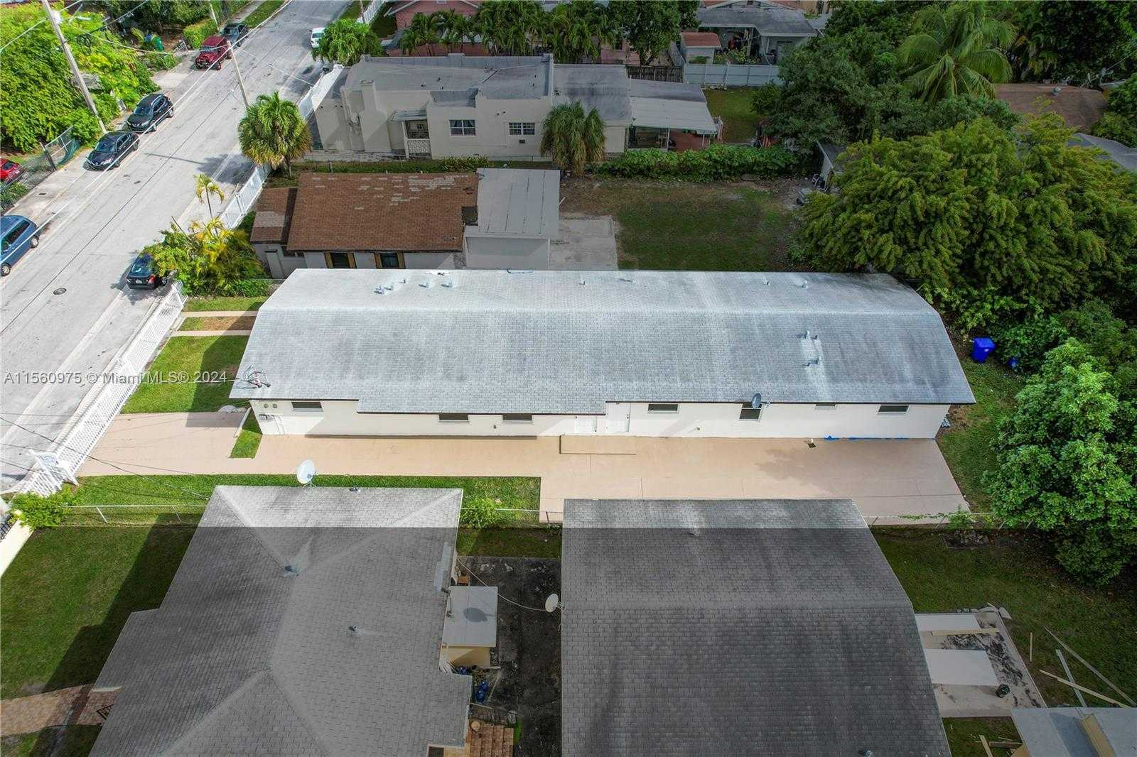 Small Image of 350 NORTH WEST 33RD ST #2, Miami Number 12