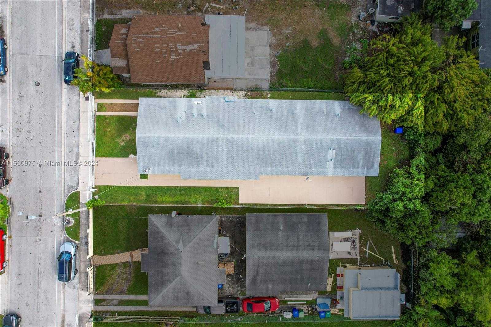 Small Image of 350 NORTH WEST 33RD ST #2, Miami Number 5