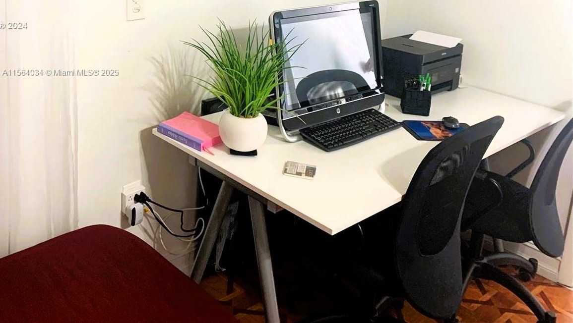 Small Image of 662 EAST 21ST ST, Hialeah Number 15