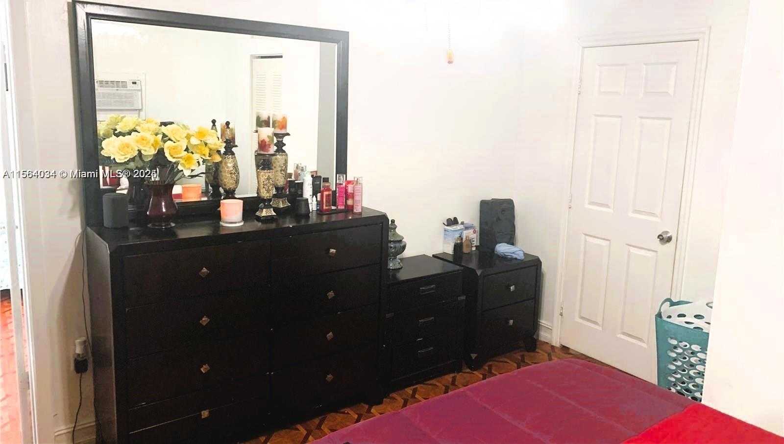 Small Image of 662 EAST 21ST ST, Hialeah Number 7