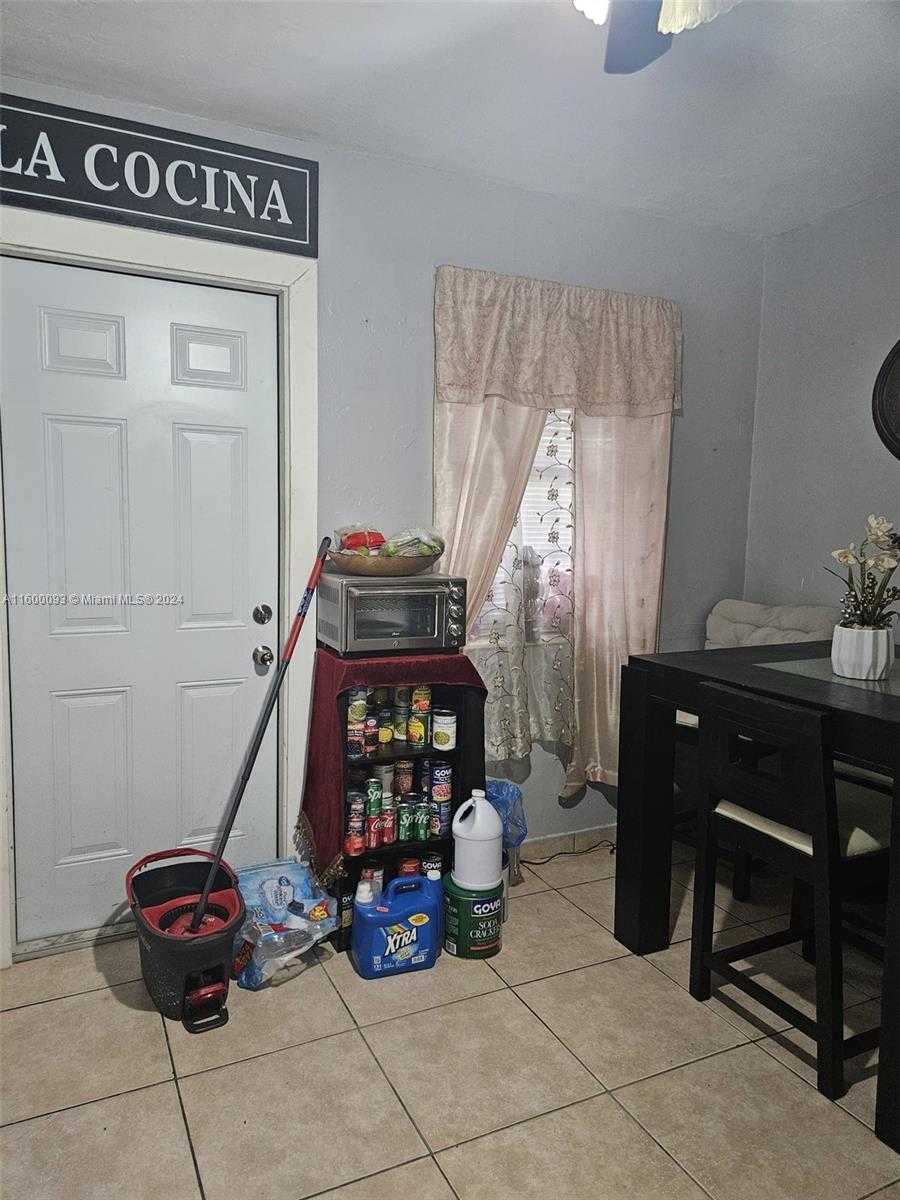Small Image of 2803 NORTH WEST 91ST ST, Miami Number 11
