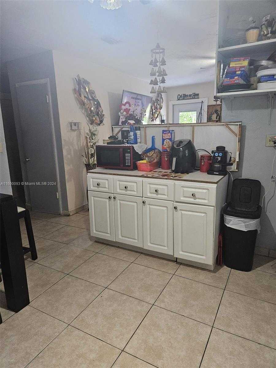 Small Image of 2803 NORTH WEST 91ST ST, Miami Number 12